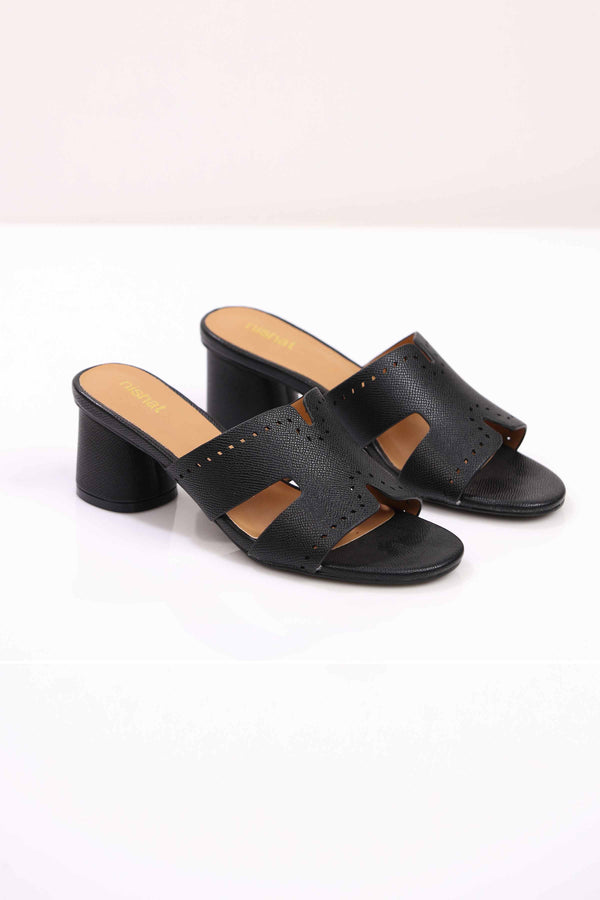 Black Wedge-443082903