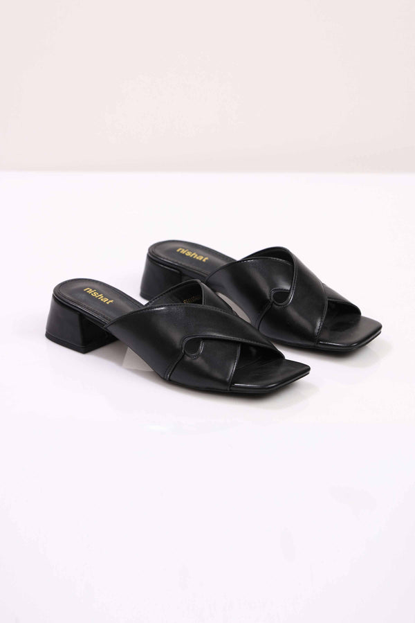 Black Wedges-443092903
