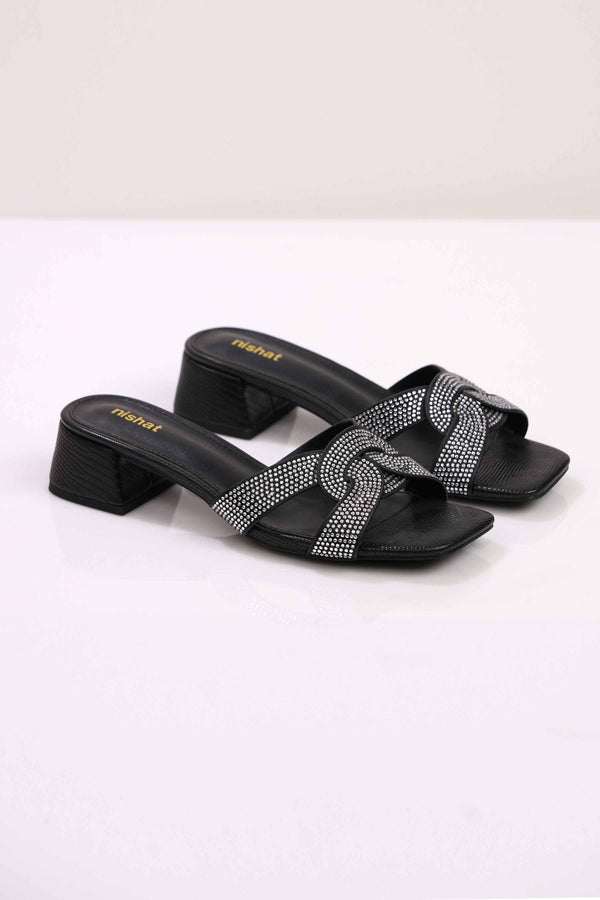 Black Wedge-443122903