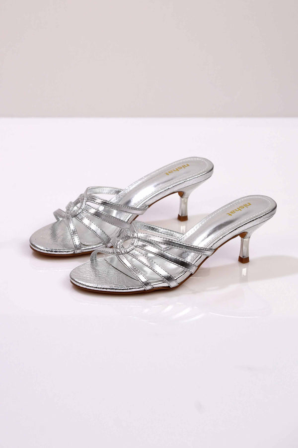 Silver Heels-443152920