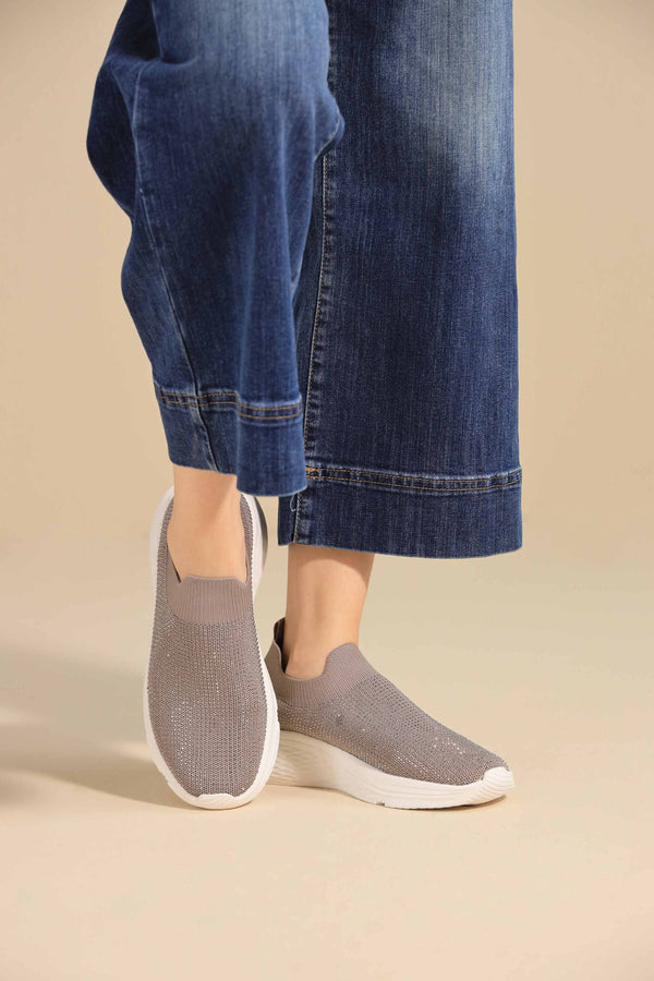 Khaki Canvas-443172930