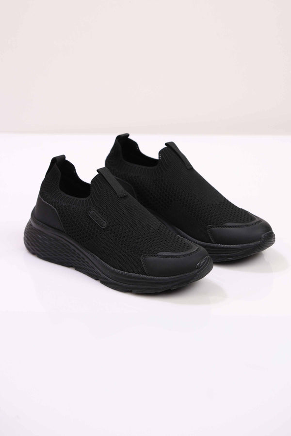 Black Canvas-443182903