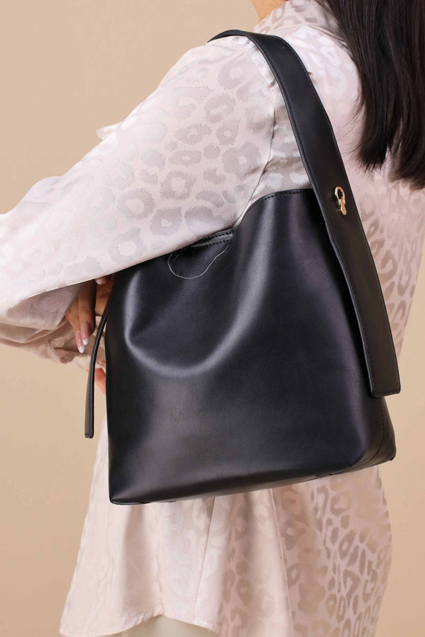 Black Shoulder Bag-443242103