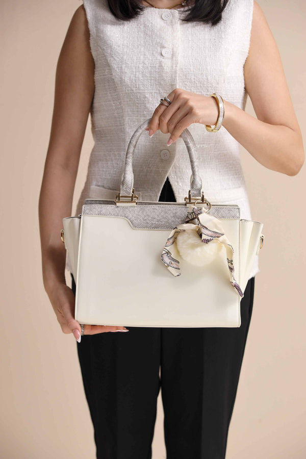 White Shoulder Bag-444842112