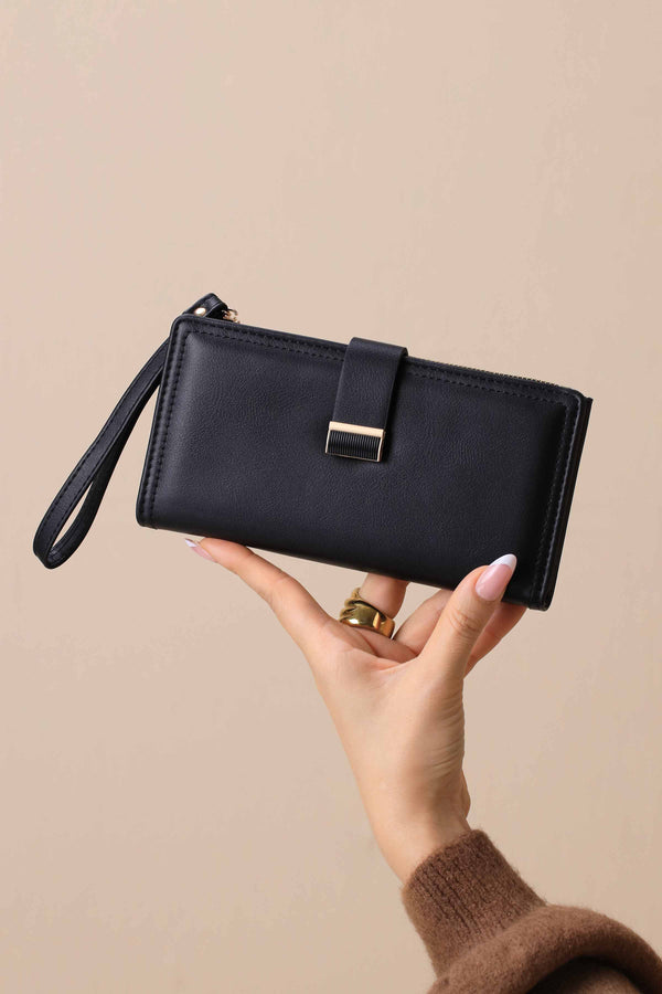 Black Wallet-444932103