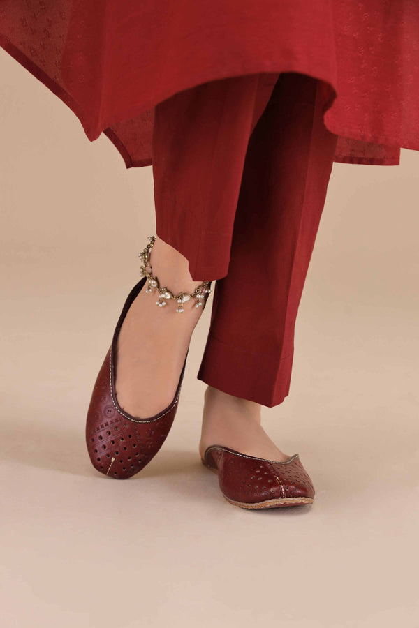 Maroon Khussa-1531183722