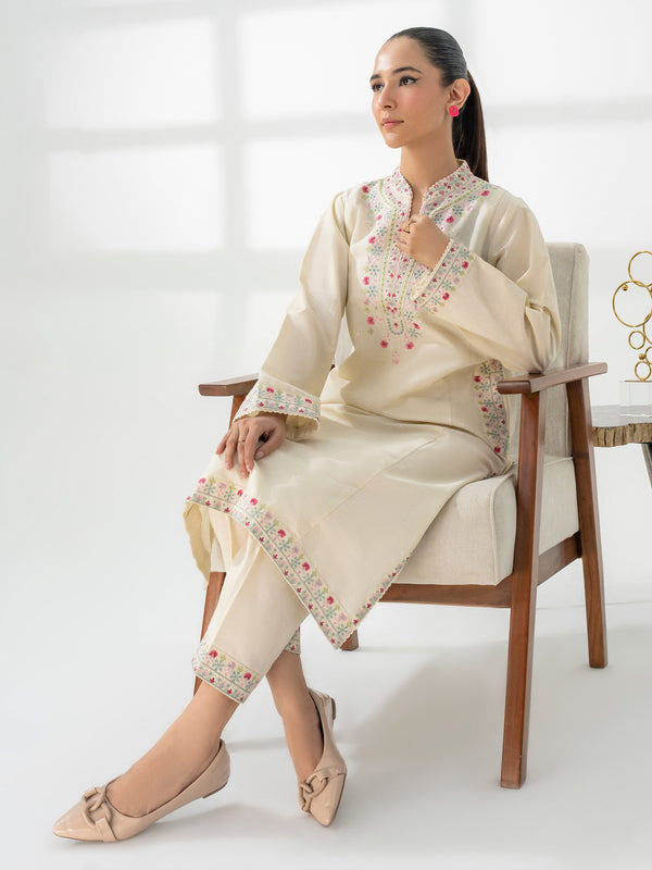 2 Piece Khaddar Suit-Embroidered (Pret)