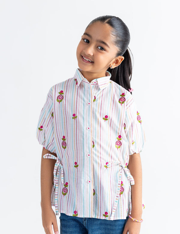 FLORAL EMBROIDERED TOP