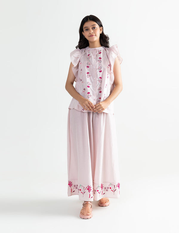 FLORAL EMBROIDERD TOP