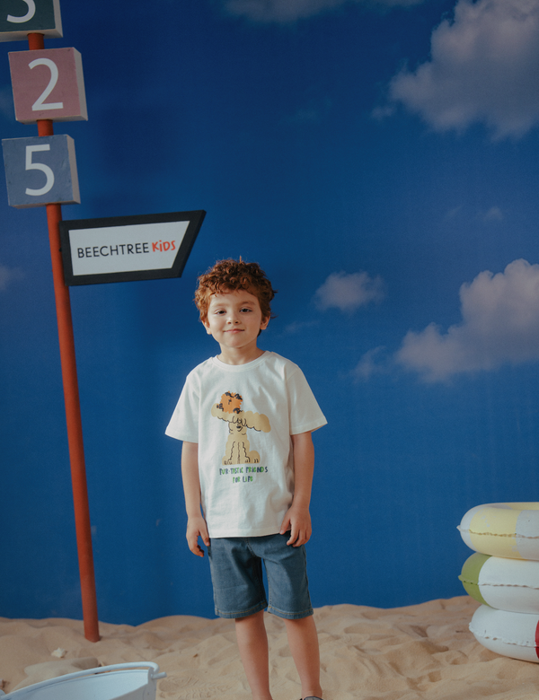 FUR-TASTIC FRIENDS FOR LIFE GRAPHIC T-SHIRT