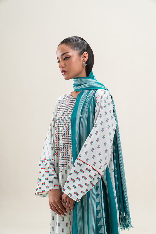 2 PIECE EMBROIDERED JACQUARD SUIT (PRET)