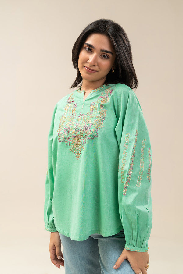 EMBROIDERED CHAMBRAY TOP (PRET)