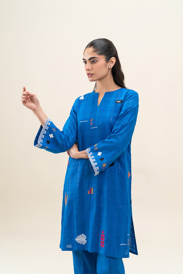 2 PIECE EMBROIDERED DORIA SUIT (PRET)