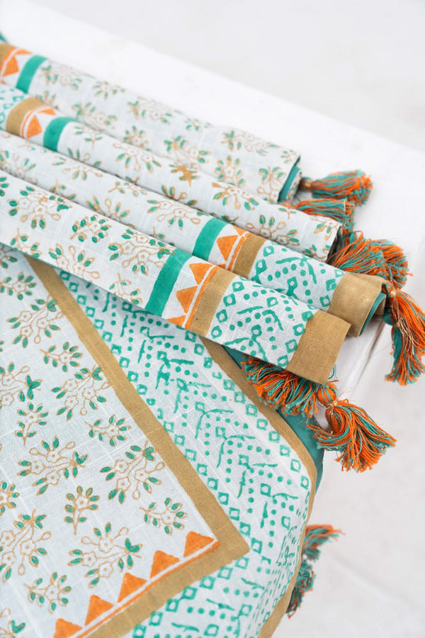 HOME | TABLE RUNNER