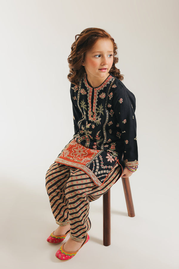 EMBROIDERED SUIT (E0813/404/902 E0813/304/902)