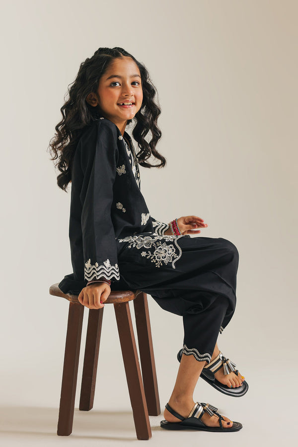 EMBROIDERED SUIT (E1051/402/902 E1051/302/902)