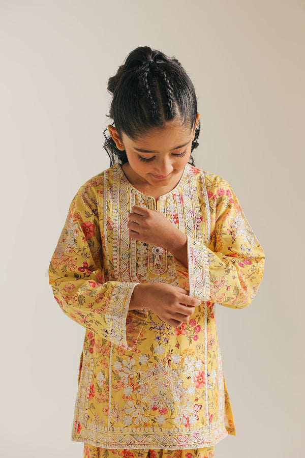 EMBROIDERED SUIT (E1200/402/101 E1200/302/101)