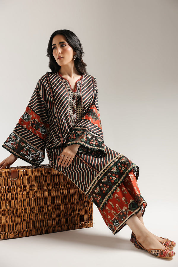 EMBROIDERED SUIT (E3453/103/901)