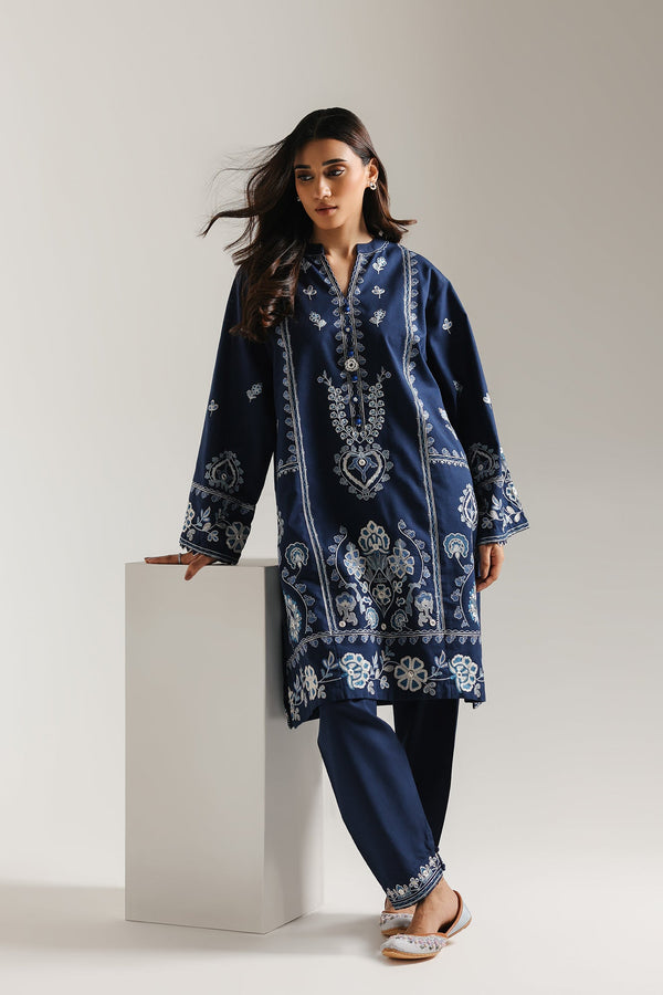 EMBROIDERED SUIT (E3600/103/626)