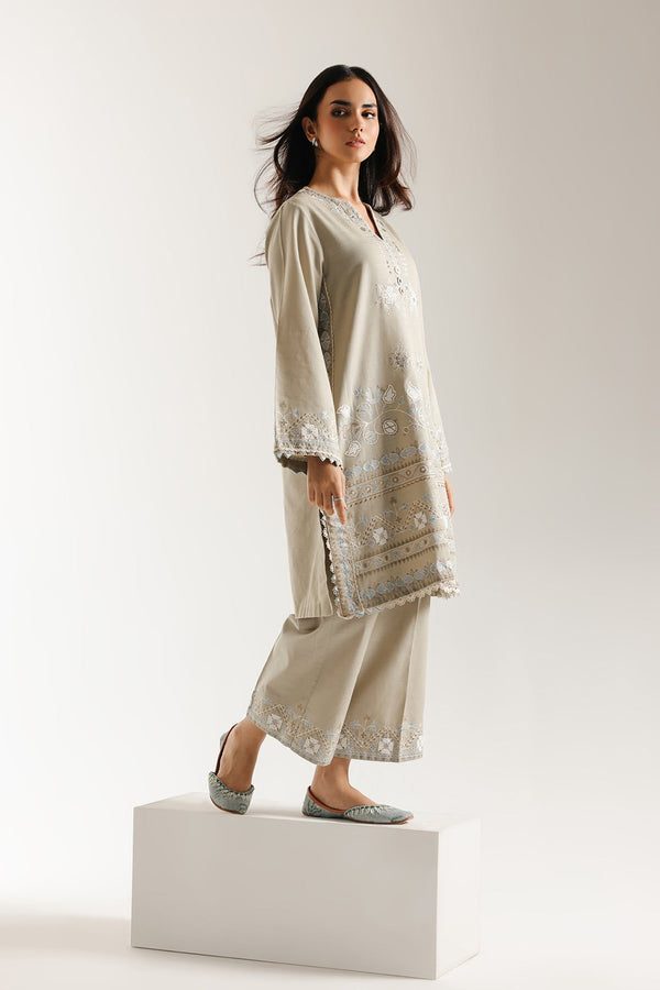 EMBROIDERED SUIT (E3705/103/817)