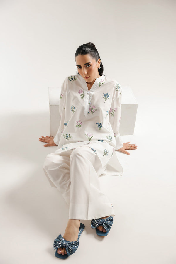 EMBROIDERED SHIRT (E6972/102/001)