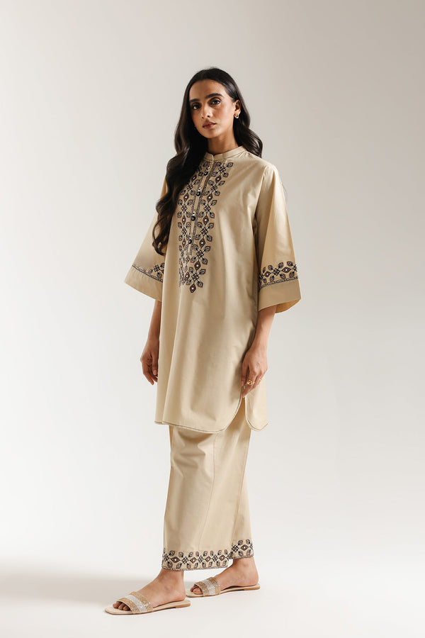 EMBROIDERED SUIT (E7009/102/112)