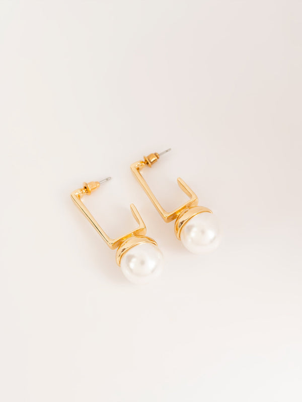 Dangle Pearl Earrings