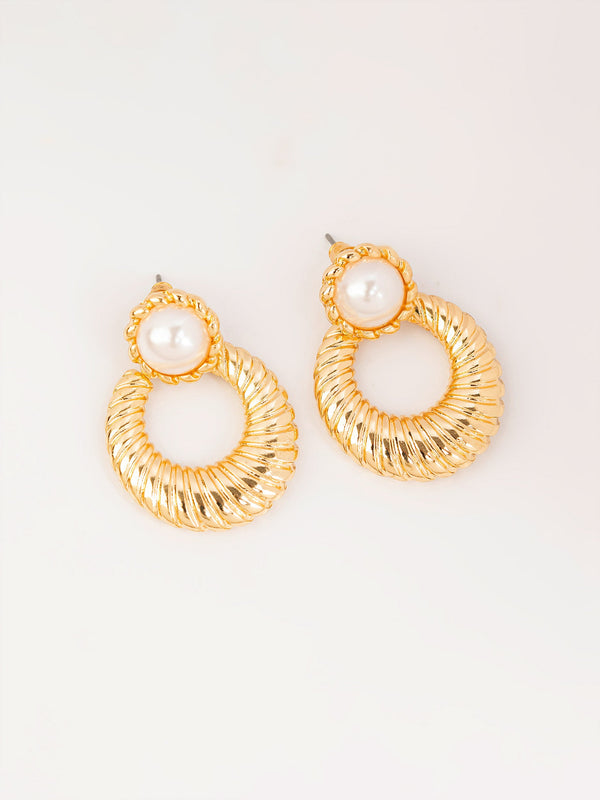 Classic Pearl Earrings