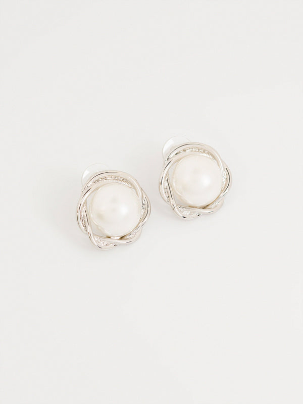 Floral Pearl stud Earrings