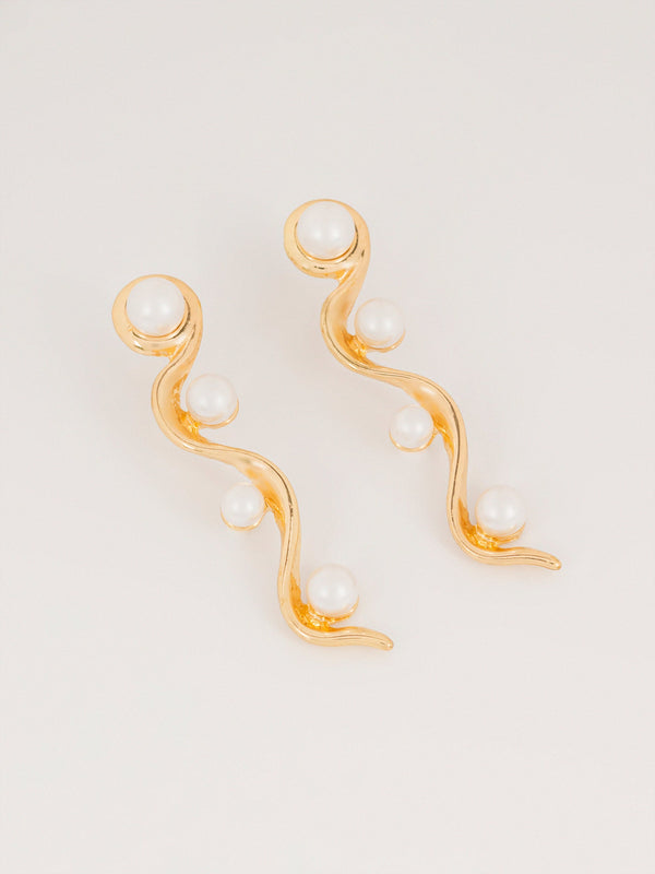 Wavy Pearl Earrings