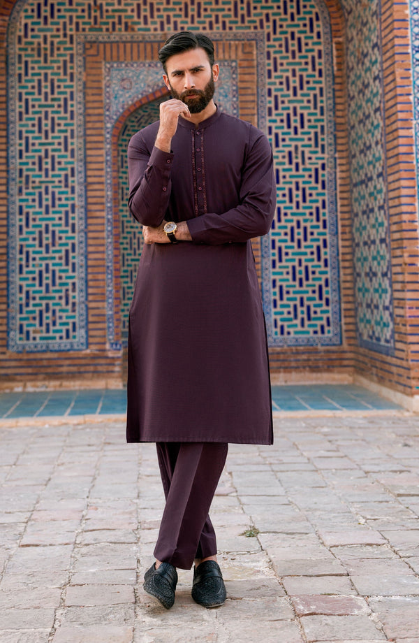 BURGUNDY EMBROIDERED KURTA PAJAMA